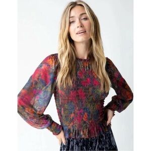 Natural Life Juliana Mesh
Smocked Top Women's Size M
Dark Floral Garden Boho